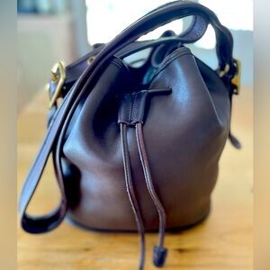 VTG COACH LULU'S Legacy chocolate brown leather drawstring bucket shoulder bag.